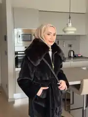 Siyah