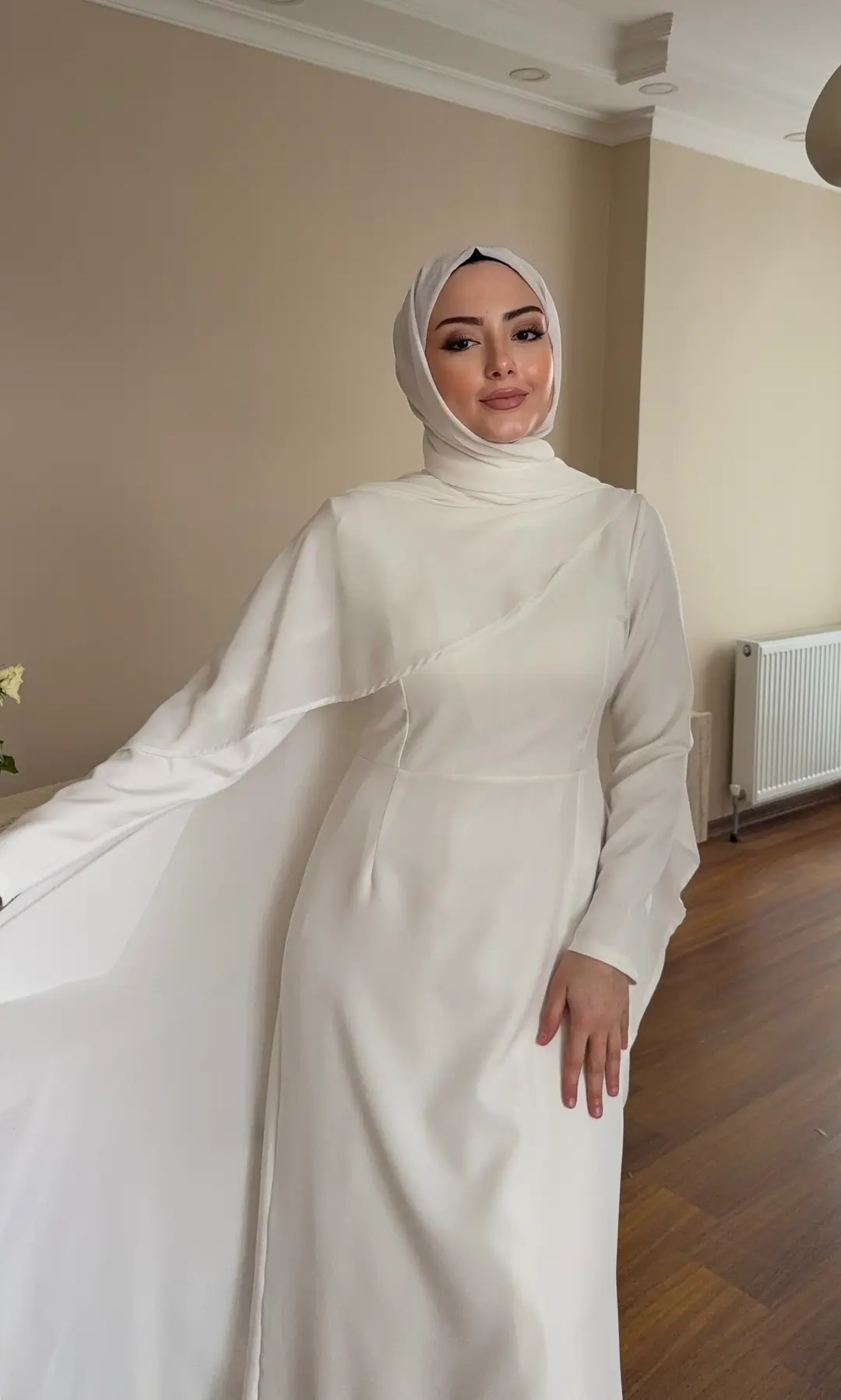 Ürün görseli: Şifon Pelerin Krep Elbise