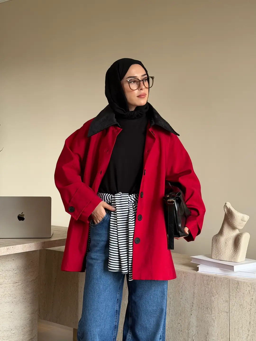 Ürün görseli: Kadife Yakalı Trençkot